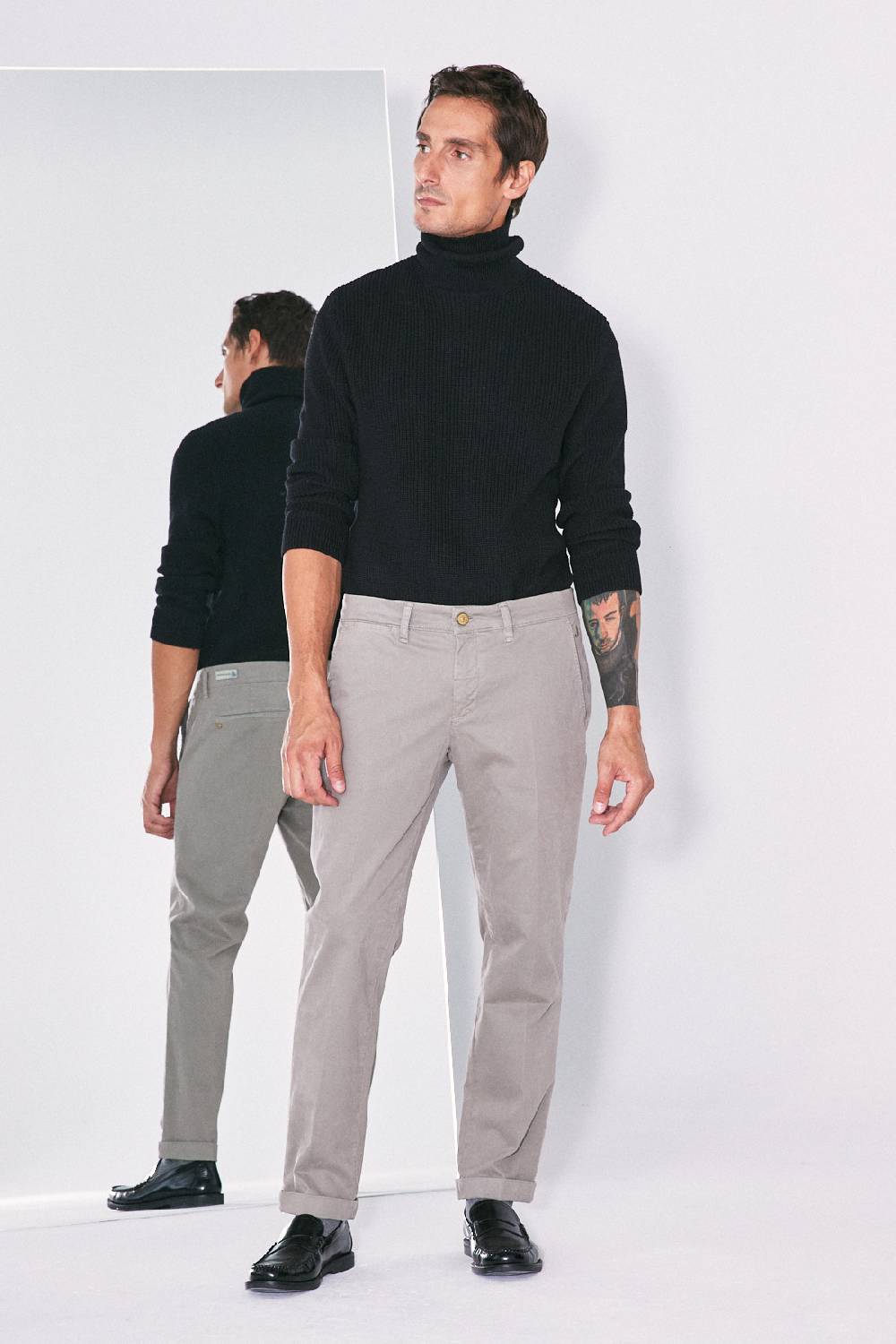 Jeckerson Chino in raso stretch con risvolto Affare Del Giorno