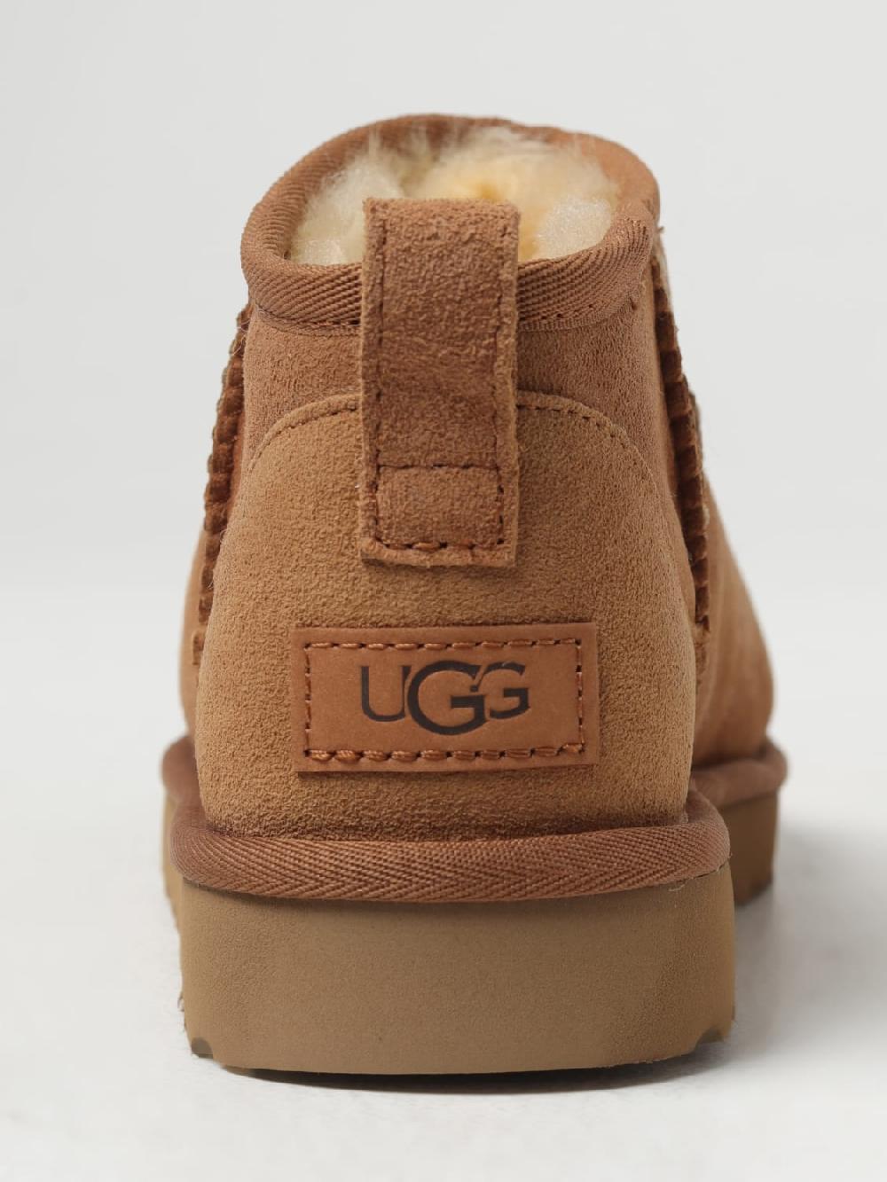 Giglio Stivaletto Classic Ultra Mini UGG in camoscio Nuovi prodotti