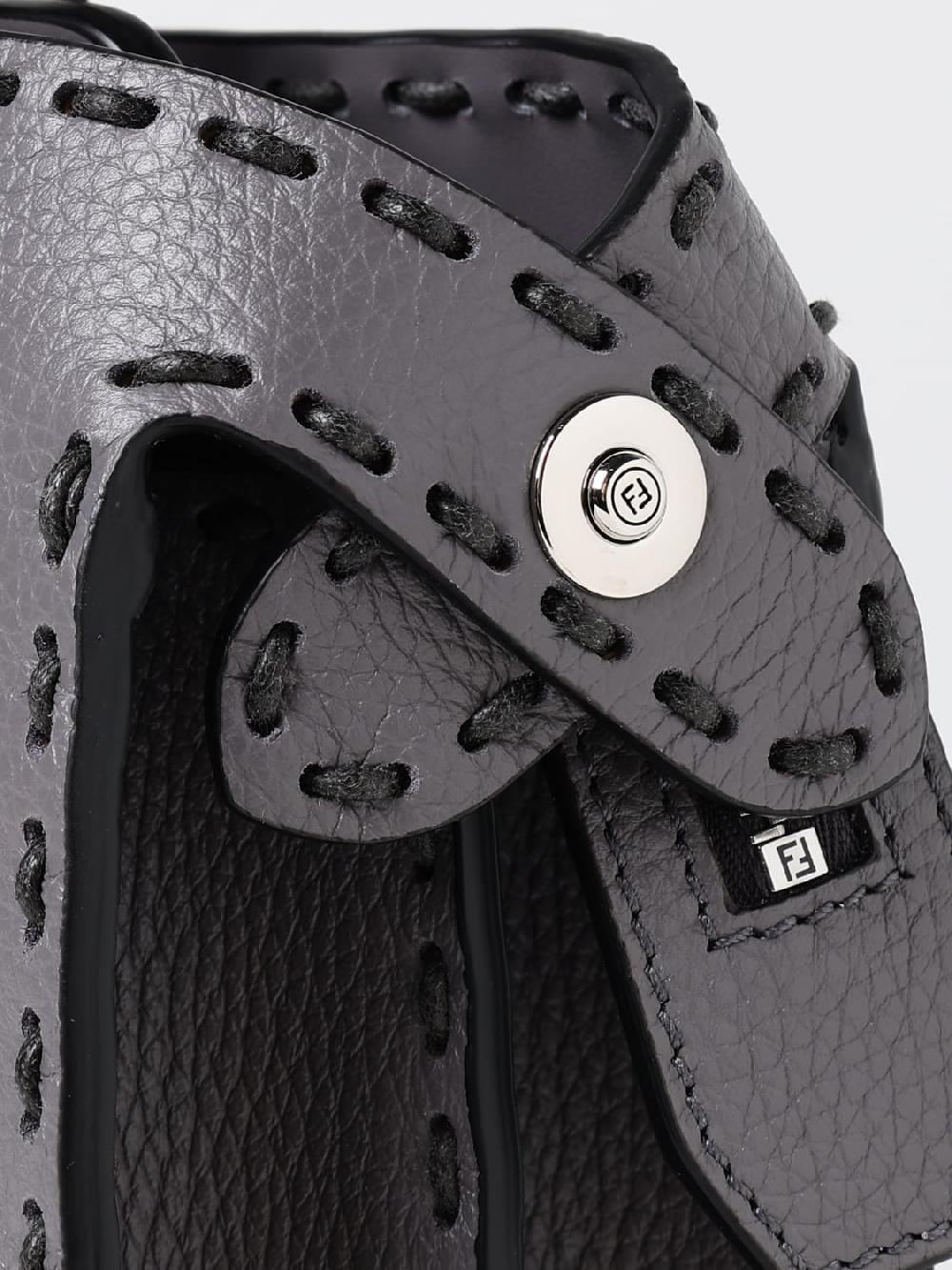 Giglio Borsa Peekaboo Fendi in pelle a grana Black Friday