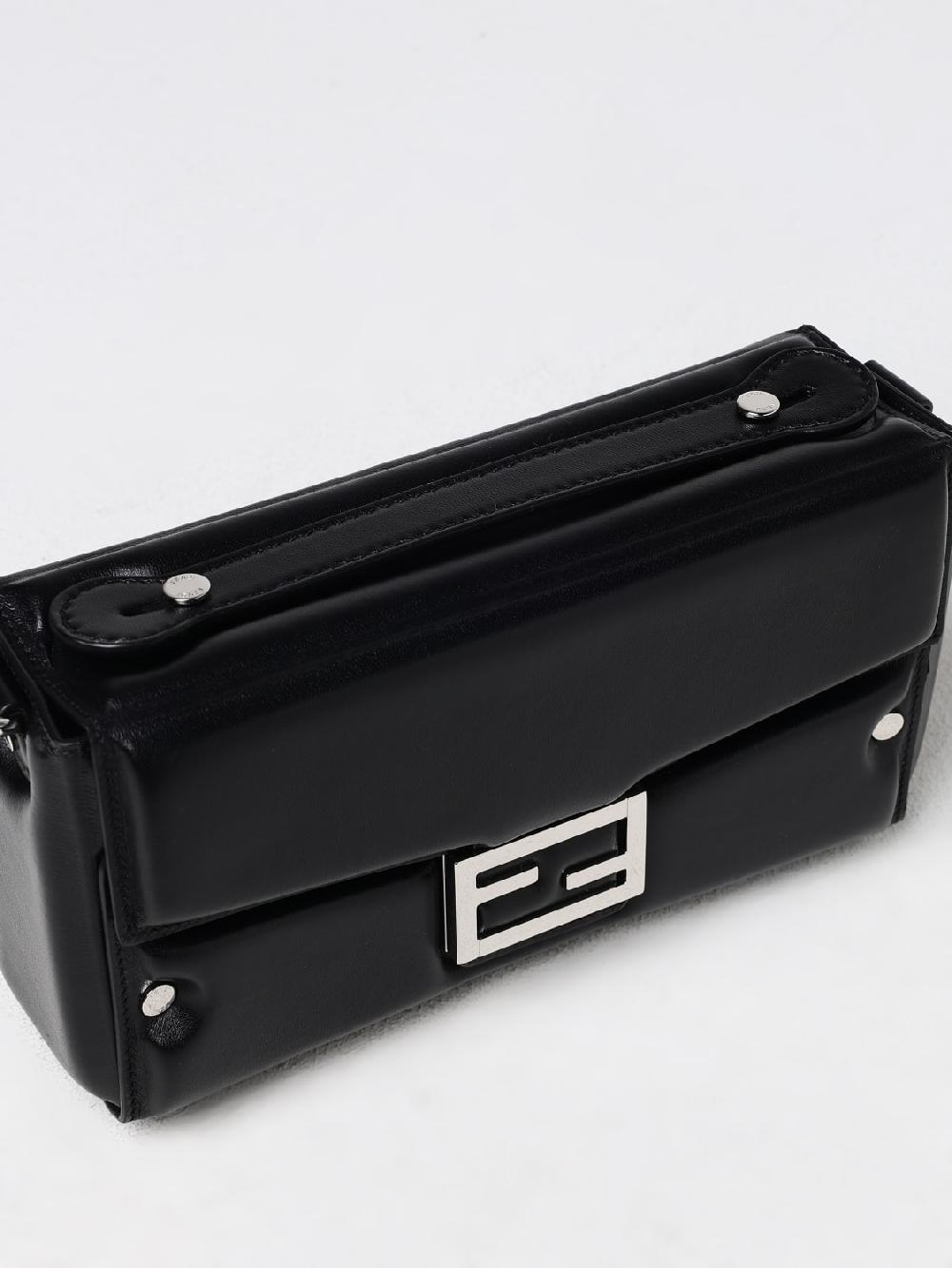 Giglio Borsa Baguette Soft Trunk Fendi in nappa Lightning offer