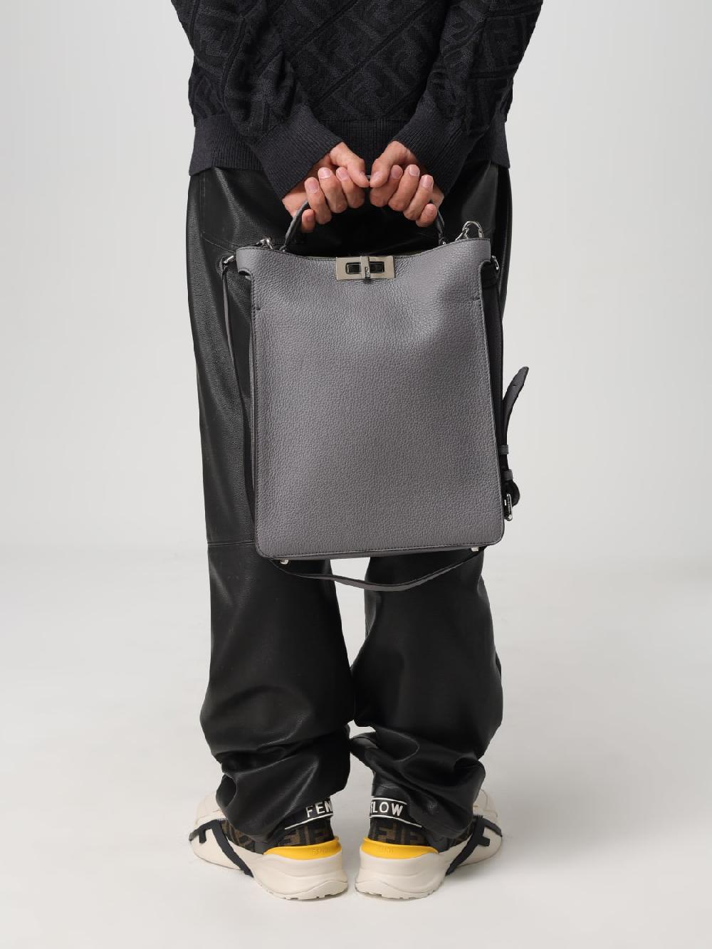 Giglio Borsa Peekaboo X-Lite Fendi in pelle a grana Ultimi due giorni