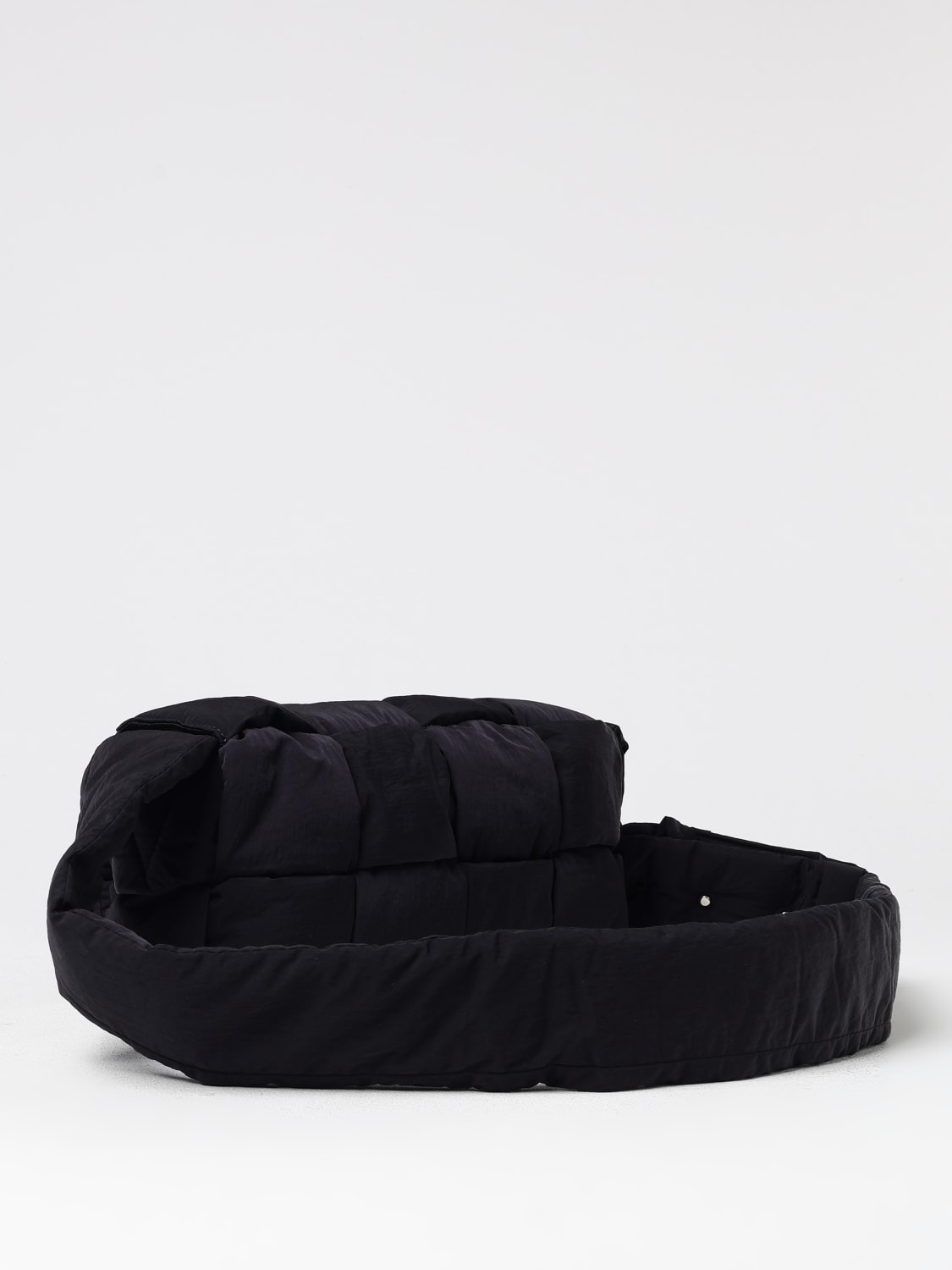 Giglio Borsa Padded Tech Cassette Bottega Veneta in nylon intrecciato Fino al 60% di sconto