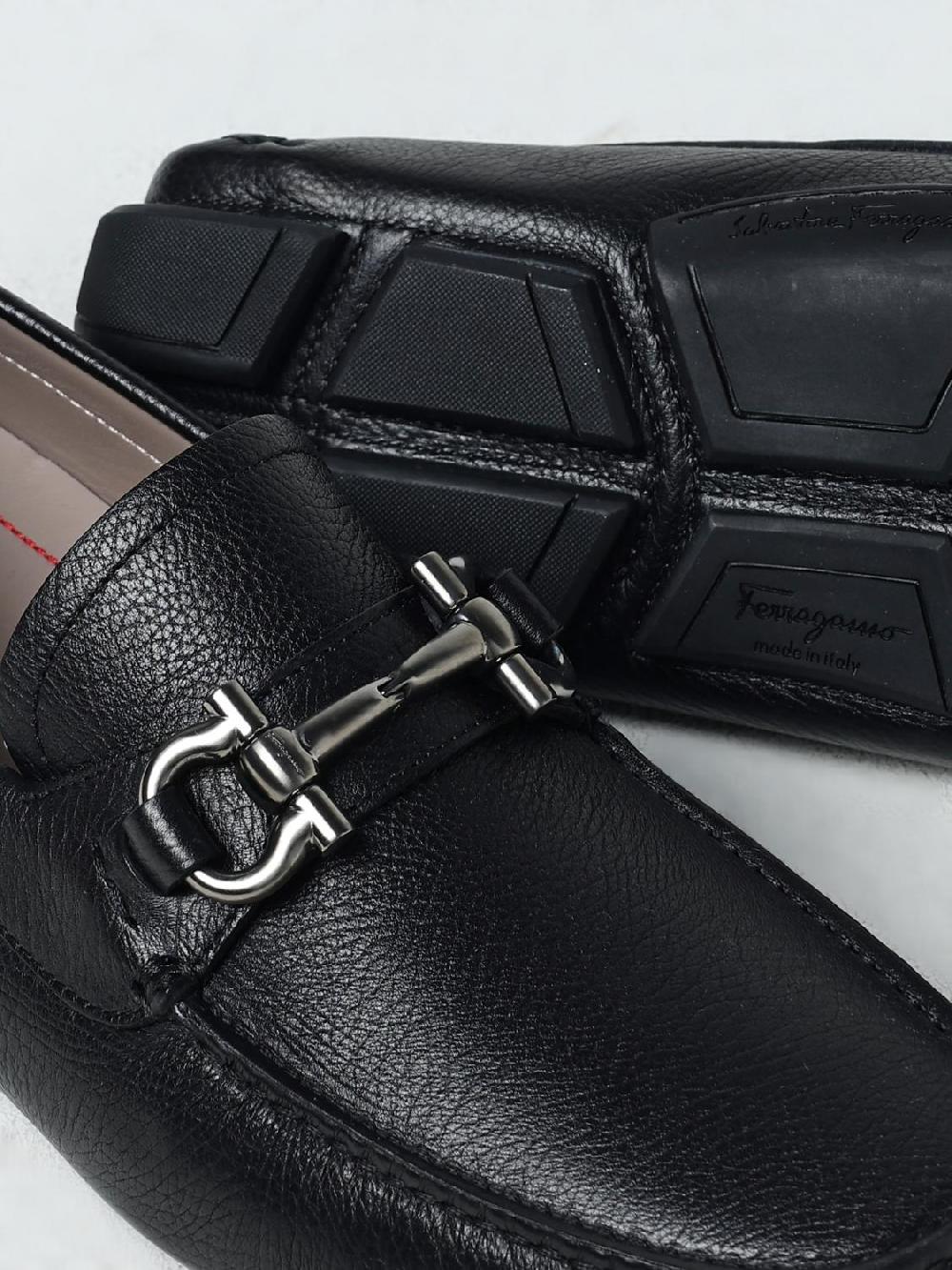 Giglio Mocassino Ferragamo in pelle a grana Consegna Veloce