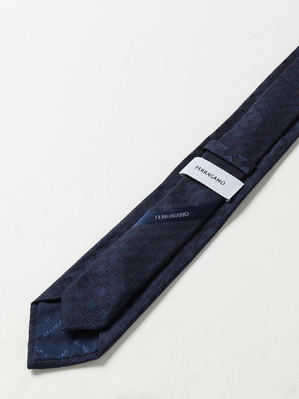 Giglio Cravatta Gancini Ferragamo in seta jacquard Online Outlet