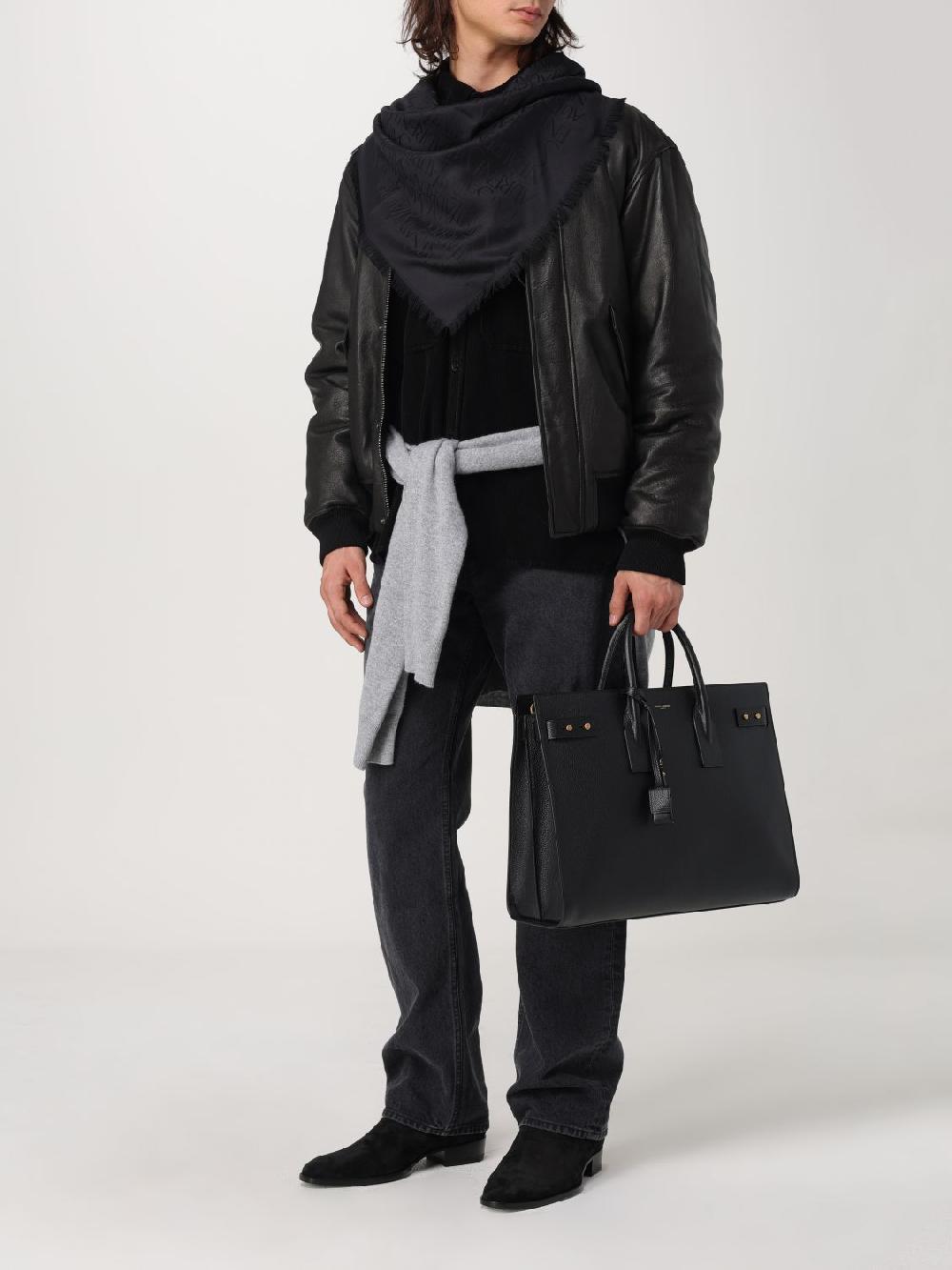 Giglio Sciarpa Saint Laurent in seta e lana con logo jacquard Prezzo basso