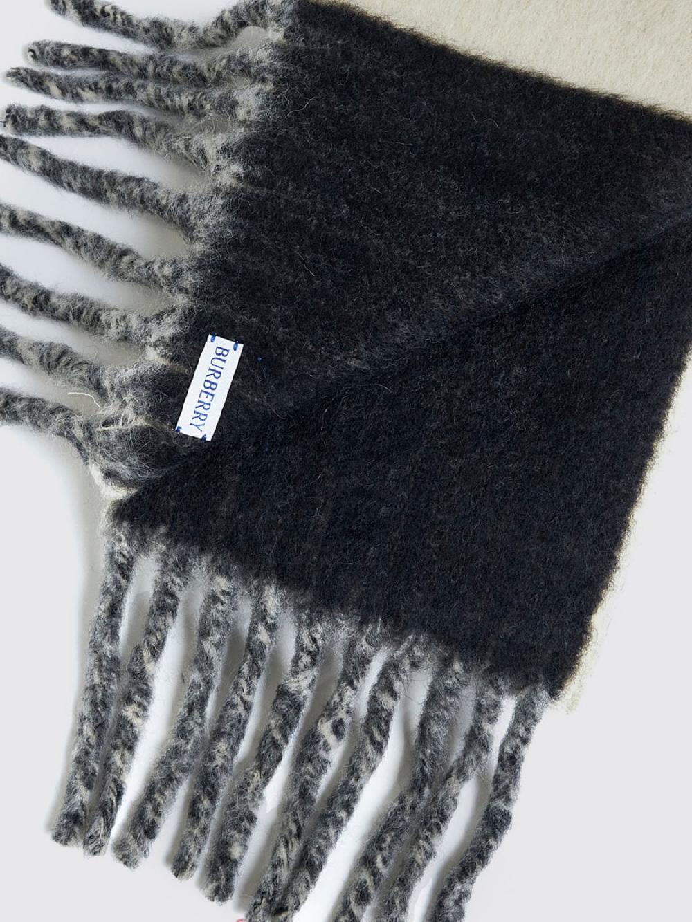 Giglio Sciarpa Burberry in lana di alpaca Novità
