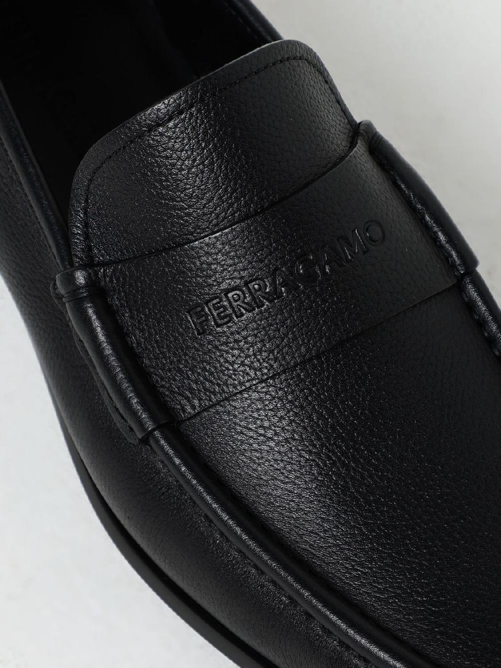Giglio Mocassino Ferragamo in pelle a grana In Saldo