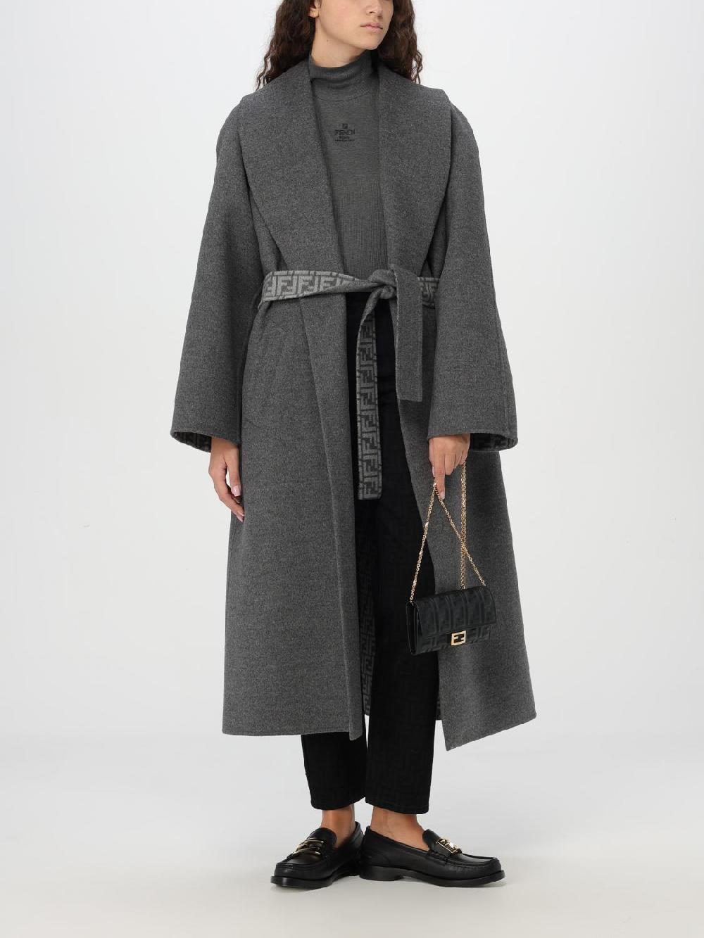 Giglio Cappotto Fendi in lana vergine Pezzi Unici